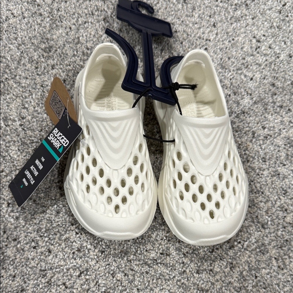 Rugged Shark Kids white Water Shoes